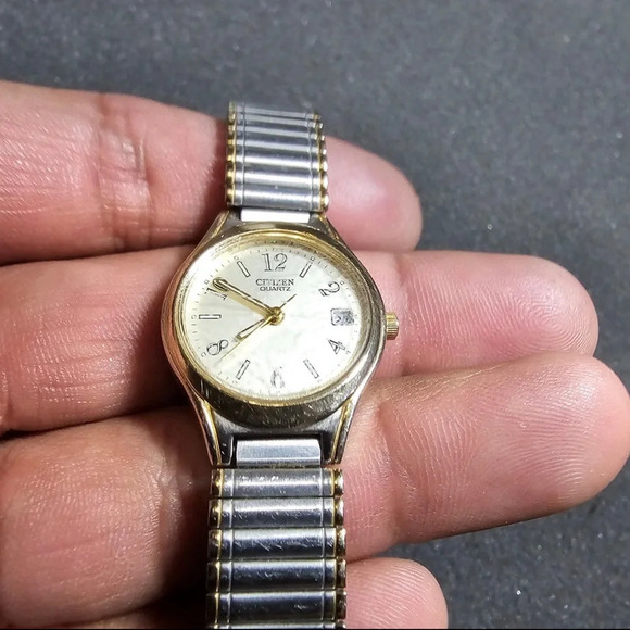 Citizen Ladies Quartz Cocktail Watch Silver Gold Tone 1012-R000887 Working - Picture 2 of 10